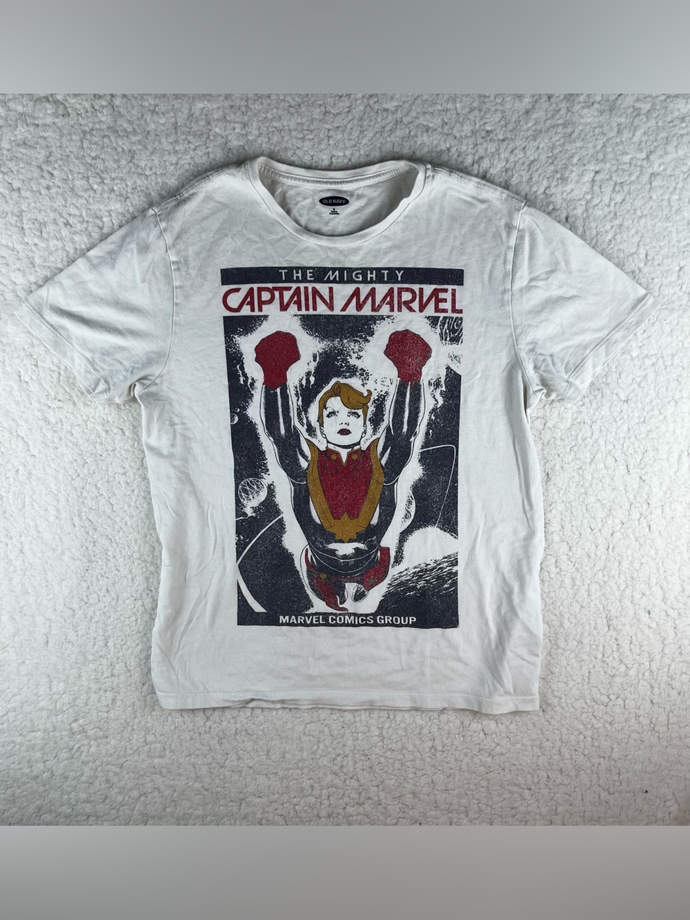 Old Navy Womens Small White Graphic Tshirt Captain Marvel Avengers Comics MCU